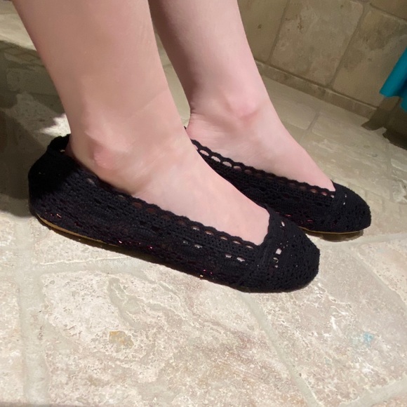 LIKE NEW Black Lace Knit Flats - Picture 3 of 4